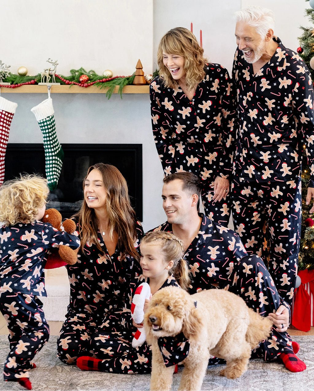 Christmas Matching Family Pajamas Set Gingerbread Print Black Pjs With Christmas Socks Black product photo from Patpat